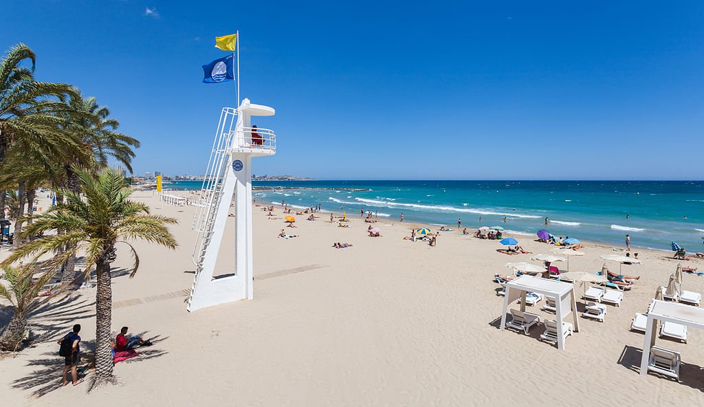 Playa del Postiguet een van de mooiste stranden aan de Costa Blanca